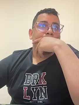 Dante Valcur online show from December 2025 01:26:01 PM