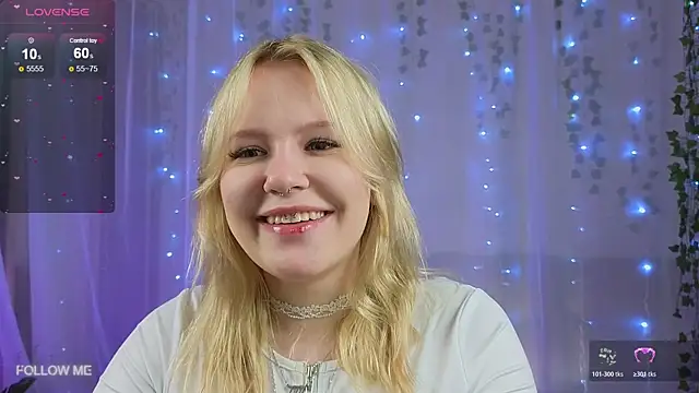 Snapshot of Mila_wxw chatting on November 2025 01:22:01 PM Mila wxw online show from November 2025 01:22:01 PM