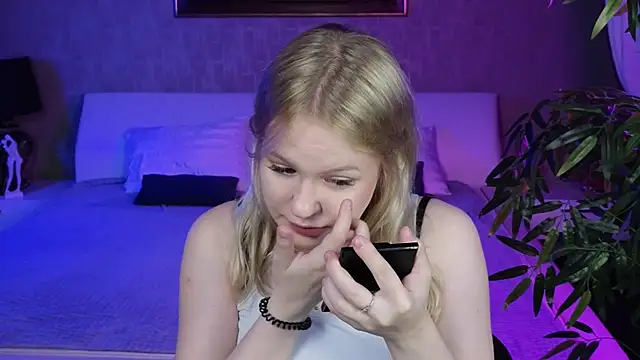 Snapshot of Mila_wxw chatting on November 2025 09:31:01 AM Mila wxw online show from November 2025 09:31:01 AM