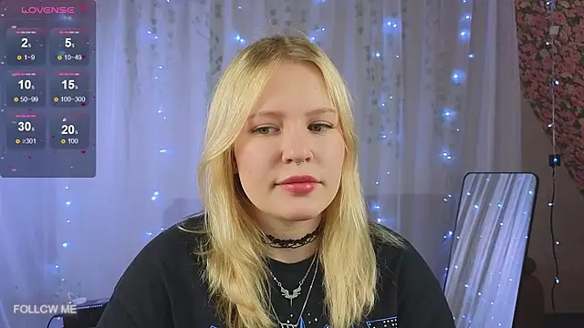 Snapshot of Mila_wxw chatting on December 2025 01:50:02 PM Mila wxw online show from December 2025 01:50:02 PM