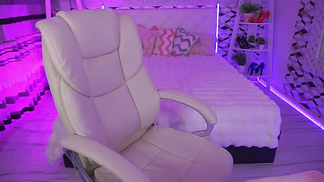 AmiraGoldd online show from May 2026 12:54:02 PM