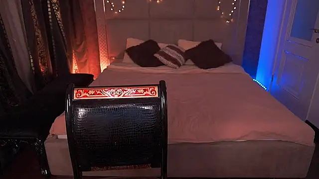 AmiraGoldd online show from May 2026 08:25:02 PM