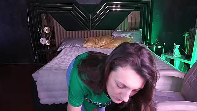 ZafiraMoonn online show from December 2025 07:14:02 AM