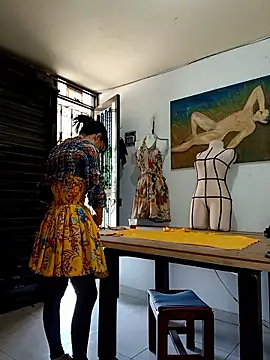 Snapshot of PaulinaLondra2 chatting on November 2025 02:06:01 PM PaulinaLondra2 online show from November 2025 02:06:01 PM