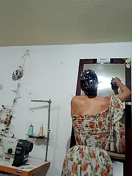 Snapshot of PaulinaLondra2 chatting on November 2025 01:54:02 PM PaulinaLondra2 online show from November 2025 01:54:02 PM