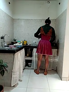 Snapshot of PaulinaLondra2 chatting on November 2025 02:39:02 PM PaulinaLondra2 online show from November 2025 02:39:02 PM