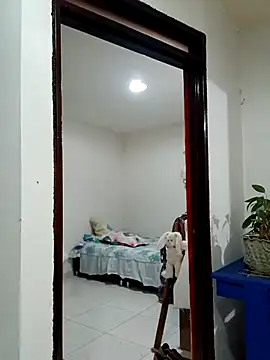 Snapshot of PaulinaLondra2 chatting on November 2025 10:15:01 AM PaulinaLondra2 online show from November 2025 10:15:01 AM