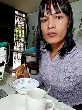 Snapshot of PaulinaLondra2 chatting on November 2025 12:28:02 PM PaulinaLondra2 online show from November 2025 12:28:02 PM