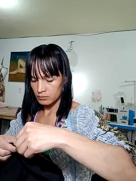 Snapshot of PaulinaLondra2 chatting on November 2025 12:35:01 AM PaulinaLondra2 online show from November 2025 12:35:01 AM