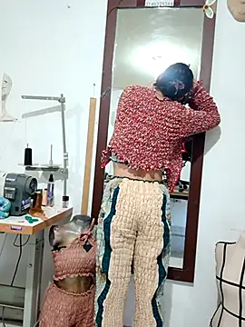 Snapshot of PaulinaLondra2 chatting on December 2025 12:43:02 PM PaulinaLondra2 online show from December 2025 12:43:02 PM