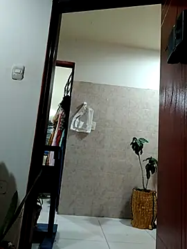 Snapshot of PaulinaLondra2 chatting on December 2025 11:41:02 AM PaulinaLondra2 online show from December 2025 11:41:02 AM