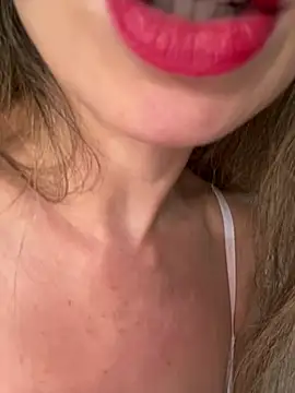 Snapshot of Melzinhasweet chatting on March 2026 02:12:02 PM Melzinhasweet online show from March 2026 02:12:02 PM