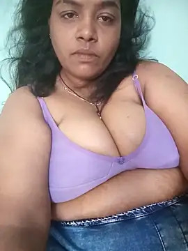 Snapshot of Madhumitha99 chatting on June 2026 07:42:02 AM Madhumitha99 online show from June 2026 07:42:02 AM