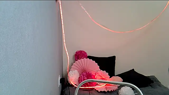 KiraHoney online show from March 2026 09:32:02 PM