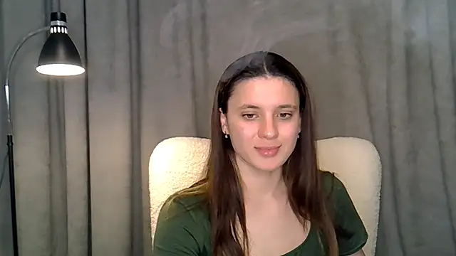 KiraHoney online show from June 2026 07:35:02 PM