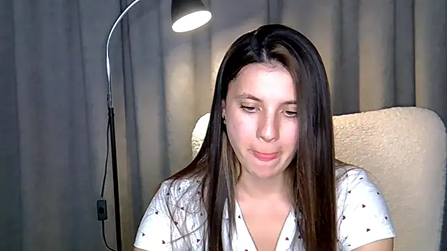 KiraHoney online show from June 2026 07:16:02 PM
