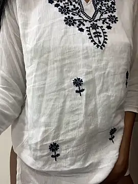 DIVA-8 online show from November 2025 03:13:02 PM