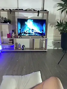 Snapshot of MiluandMIke chatting on November 2025 09:58:01 PM MiluandMIke online show from November 2025 09:58:01 PM