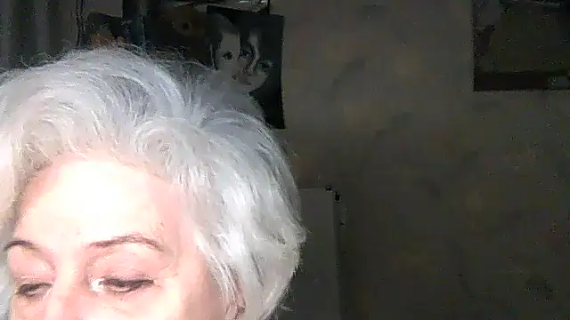 Snapshot of ValeriaKroww chatting on November 2025 04:18:02 PM ValeriaKroww online show from November 2025 04:18:02 PM