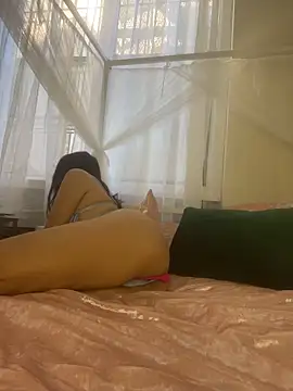 baeezzyy online show from November 2025 02:49:02 PM