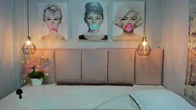 sensual skinny online show from November 2025 10:04:01 AM