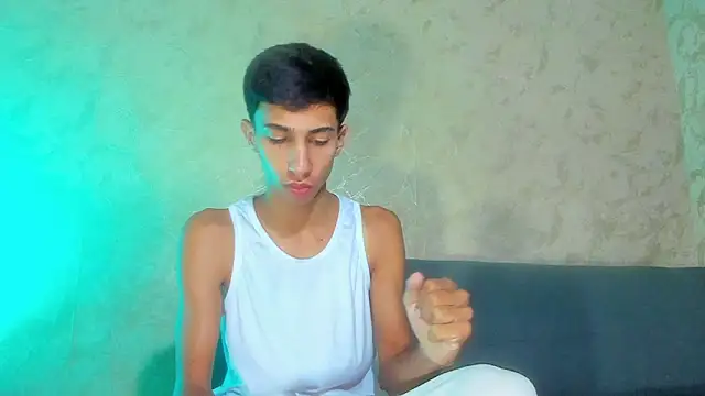 Snapshot of lucian_davii chatting on November 2025 12:16:02 PM lucian davii online show from November 2025 12:16:02 PM