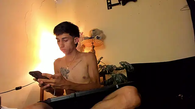 Snapshot of lucian_davii chatting on December 2025 07:18:01 PM lucian davii online show from December 2025 07:18:01 PM