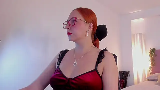 Snapshot of MistressErza chatting on June 2026 04:28:02 PM MistressErza online show from June 2026 04:28:02 PM