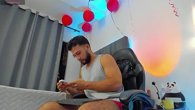 Snapshot of noah_corvelle chatting on February 2026 02:54:01 AM noah corvelle online show from February 2026 02:54:01 AM