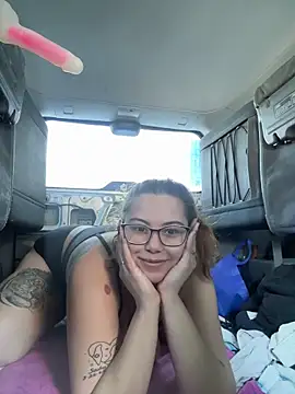 Snapshot of FreakyDreama chatting on February 2026 03:29:02 PM FreakyDreama online show from February 2026 03:29:02 PM