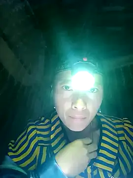 Snapshot of oanh-oanhbay chatting on November 2025 12:05:02 PM oanh-oanhbay online show from November 2025 12:05:02 PM