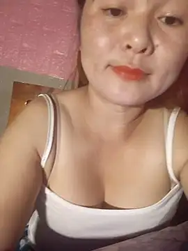 Snapshot of Panda-white chatting on November 2025 01:11:02 PM Panda-white online show from November 2025 01:11:02 PM