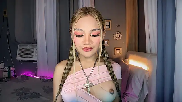 Tsfoxyangelx online show from April 2026 07:30:01 PM