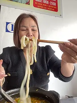 Snapshot of Liliy2x chatting on November 2025 02:00:01 AM Liliy2x online show from November 2025 02:00:01 AM