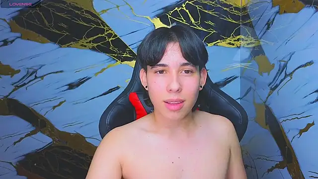 Suarezz10  online show from November 2025 03:55:01 PM