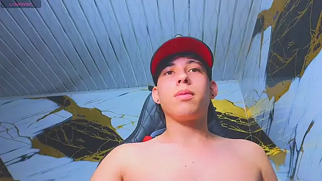 Suarezz10  online show from December 2025 12:36:01 PM