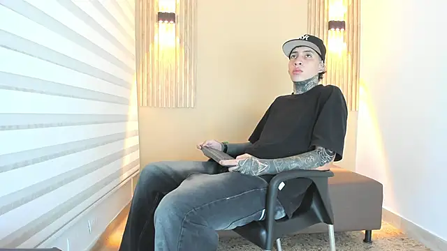 DANTE ARMSTRONG online show from December 2025 03:45:02 AM