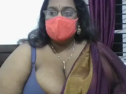 hootypriya online show from March 2026 11:33:01 PM