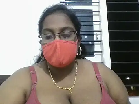 Snapshot of hootypriya chatting on April 2026 06:30:02 PM hootypriya online show from April 2026 06:30:02 PM