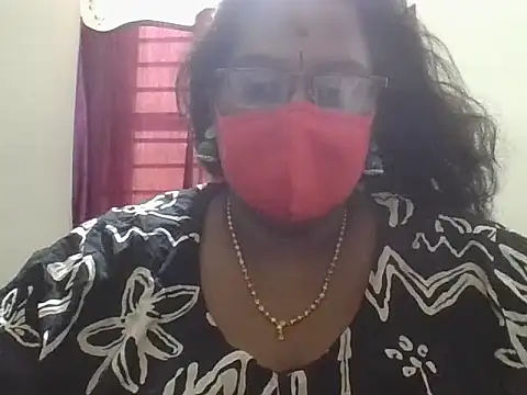 Snapshot of hootypriya chatting on April 2026 07:22:01 AM hootypriya online show from April 2026 07:22:01 AM