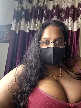 Snapshot of hootypriya chatting on June 2026 05:35:02 PM hootypriya online show from June 2026 05:35:02 PM