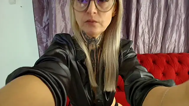 TattooTemptress online show from November 2025 05:13:02 AM