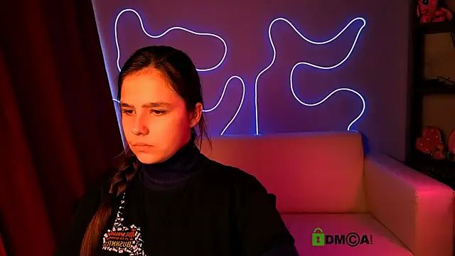 kelly may1 online show from November 2025 12:26:01 PM