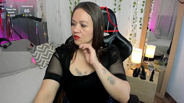 Snapshot of Victoria_Wilde_ chatting on November 2025 09:25:01 AM Victoria Wilde online show from November 2025 09:25:01 AM