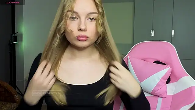 Lunar Flare online show from November 2025 11:03:01 AM