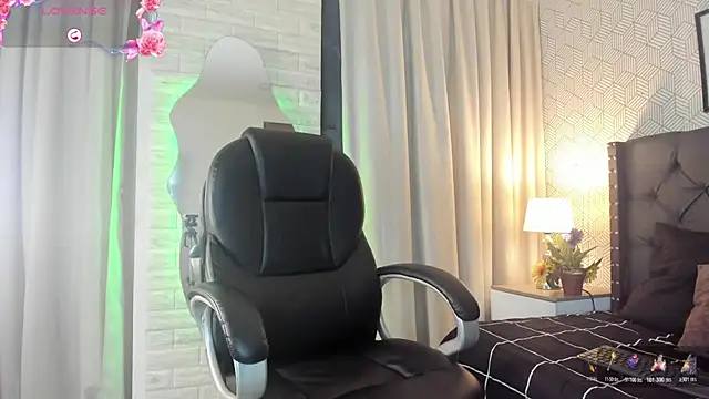 Snapshot of valentina__desire chatting on November 2025 12:26:01 PM valentina desire online show from November 2025 12:26:01 PM