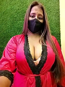 Snapshot of LoveLy-Soneya chatting on March 2026 07:20:02 PM LoveLy-Soneya online show from March 2026 07:20:02 PM