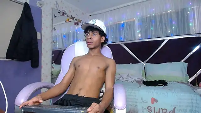 Santy bigcock 01 online show from May 2026 04:34:01 PM