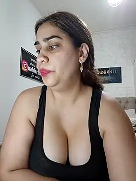 nahiarabiel33 online show from April 2026 09:04:01 PM