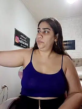 nahiarabiel33 online show from May 2026 06:13:01 PM